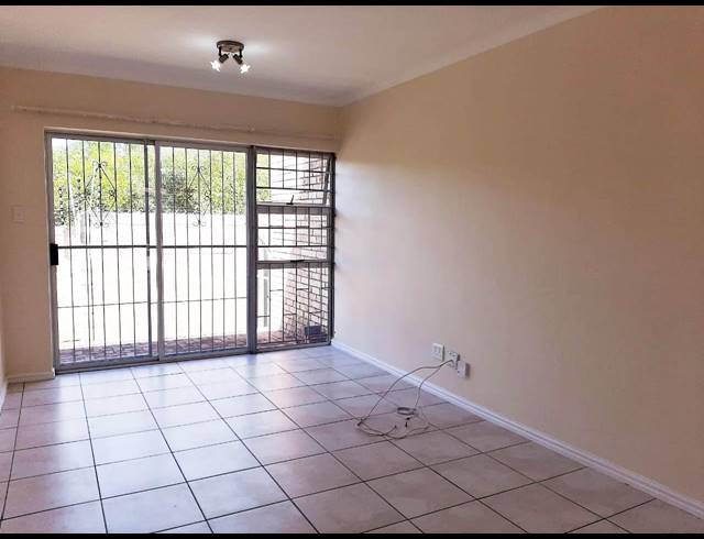 2 BEDROOM TOWNHOUSE RENTED IN WALMER HEIGHTS